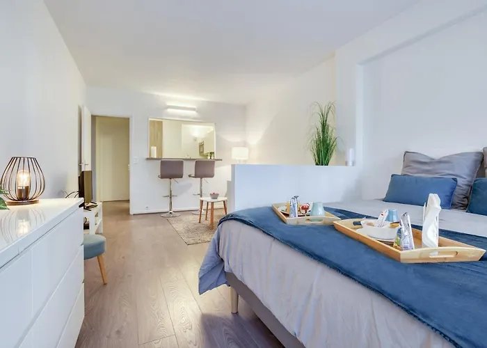 Le Cocon Des Couples Tout Proche Versailles - En Face De L\'Hopital Mignot