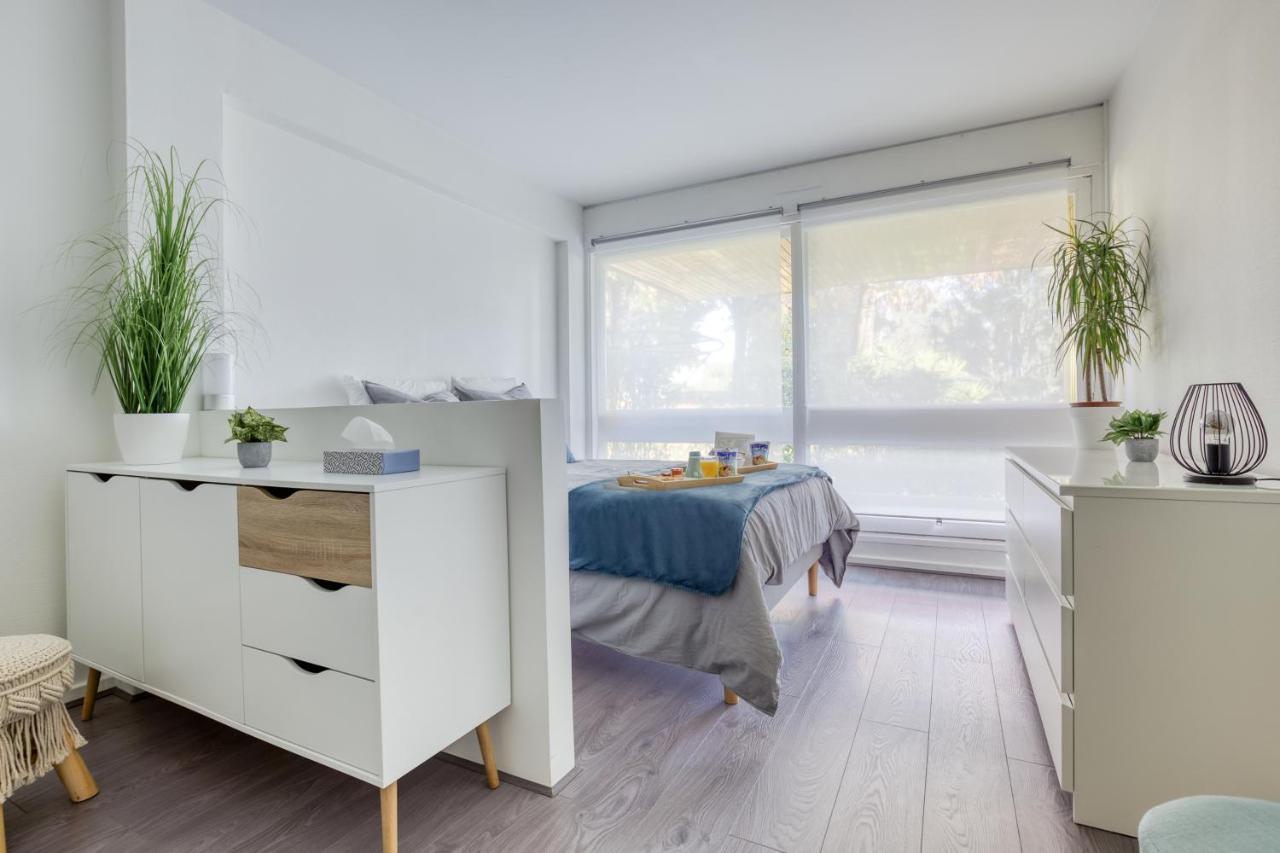 Le Cocon Des Couples Proche Versailles - En Face De L'hopital Mignot Apartment *